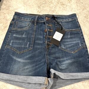 NWT Risen shorts- sz medium